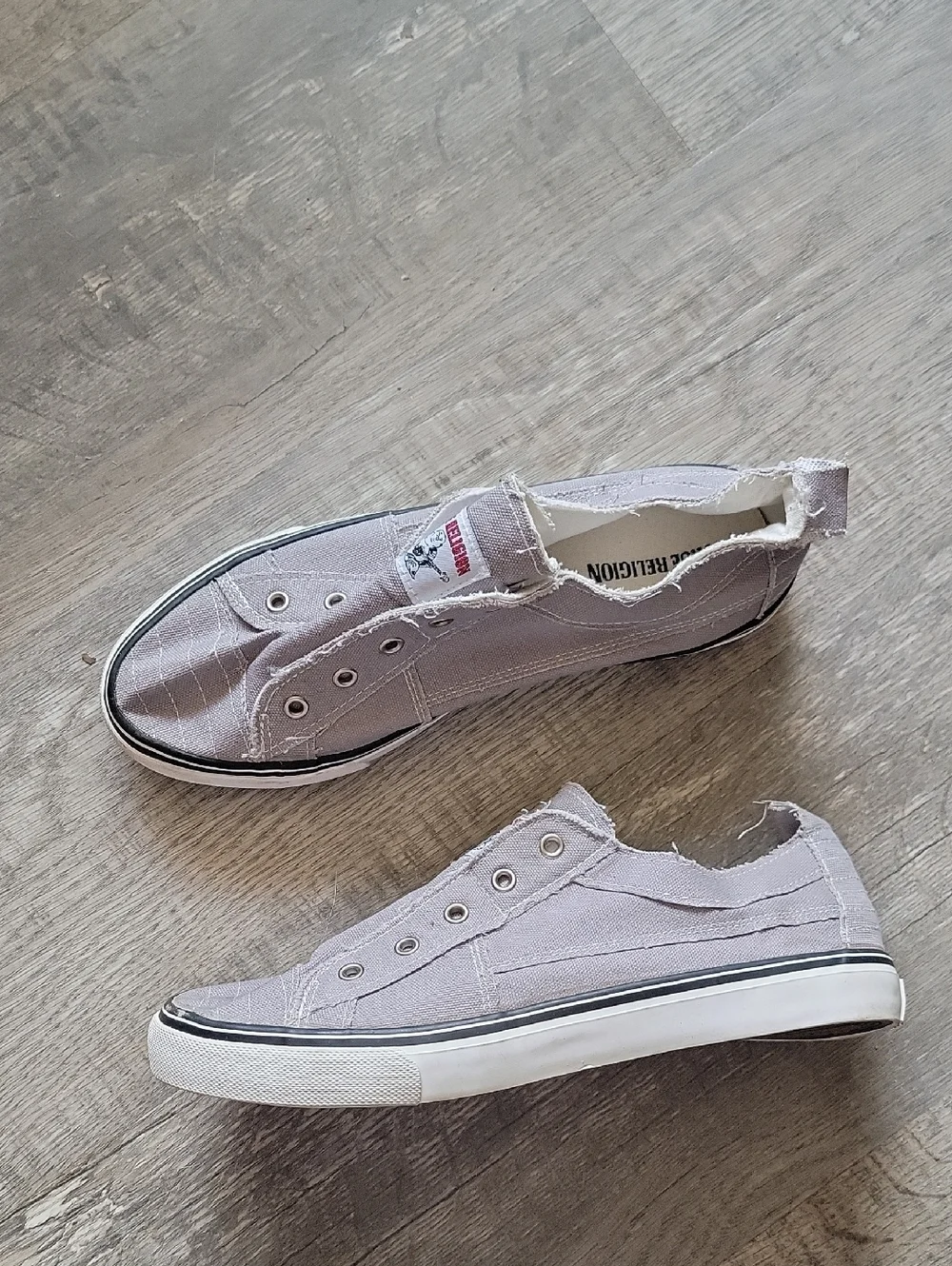 Men's 9.5 True Religion Slip-On Canvas Sneakers